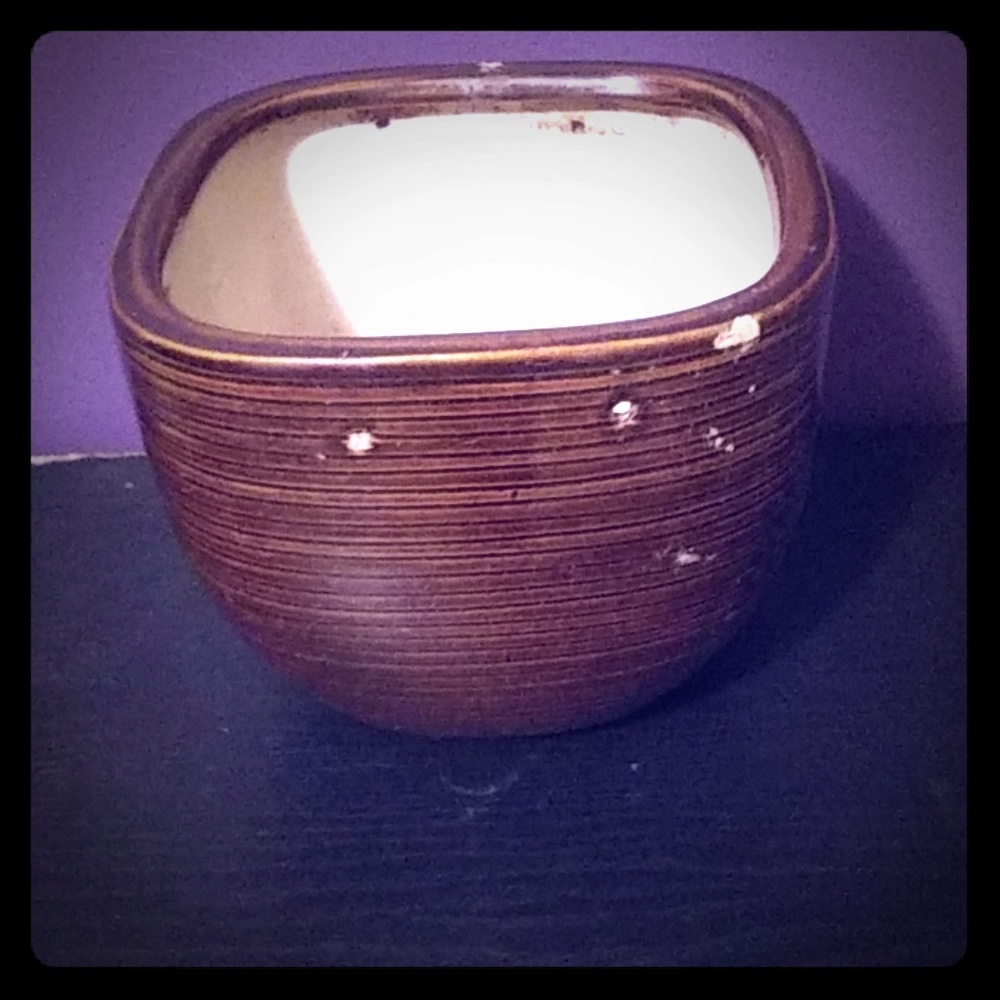 Flower pot